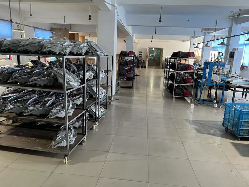 Yimi (Guangzhou) Automotive Parts Co, Ltd 제조업체의 생산 라인